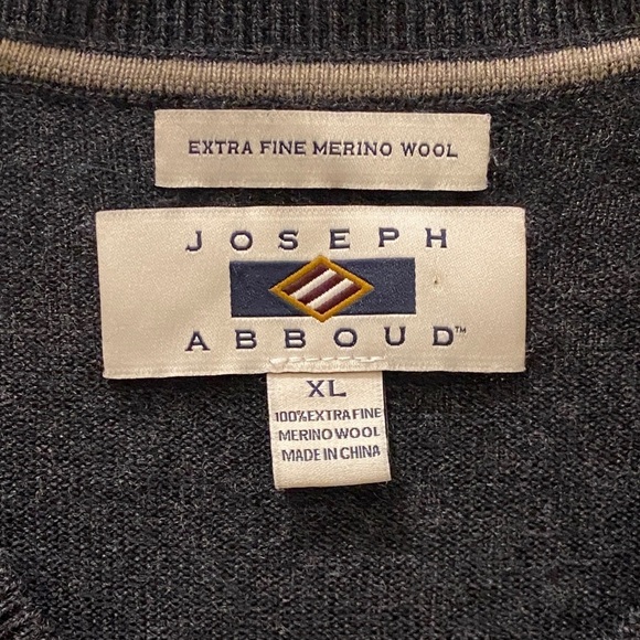 Joseph Abboud Men's Classic Black V-Neck 100% Merino Wool Sweater Size XL - Picture 9 of 9